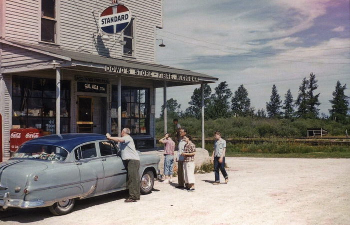 Fibre Michigan Standard Oil Gas Station Store Advertising Postcard Copy